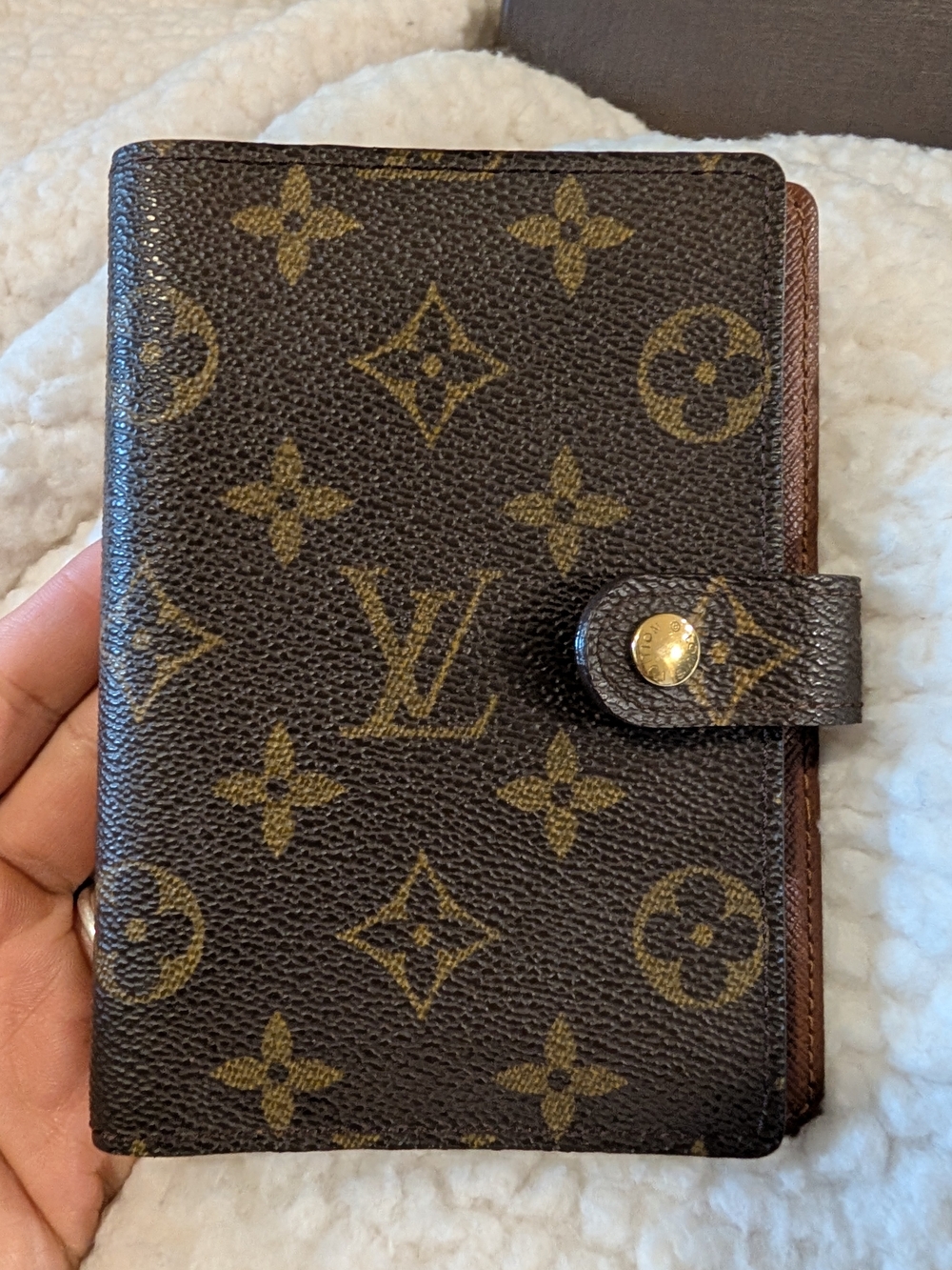 (SOLD) Louis Vuitton Monogram Brown Canvas Agenda/Passport Holder - Picture 4 of 12